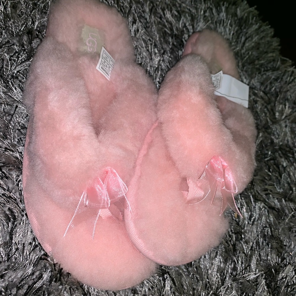 NEW Pink Fluffy UGG Flip Flops